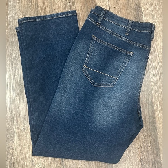 FINAL PRICE IZOD Dark Wash Denim Jeans - Picture 1 of 7